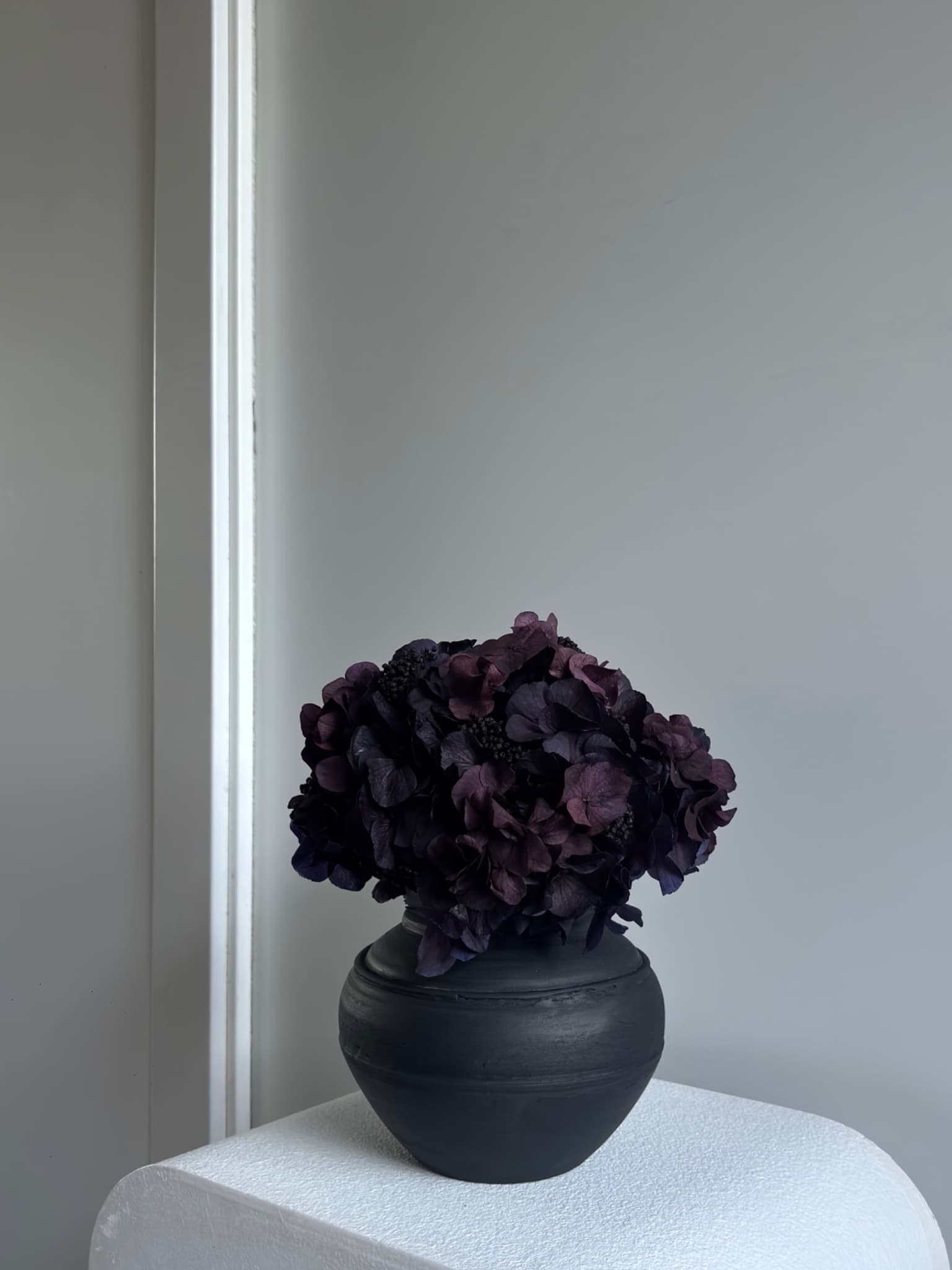 Midnight Hydrangea Vase 2