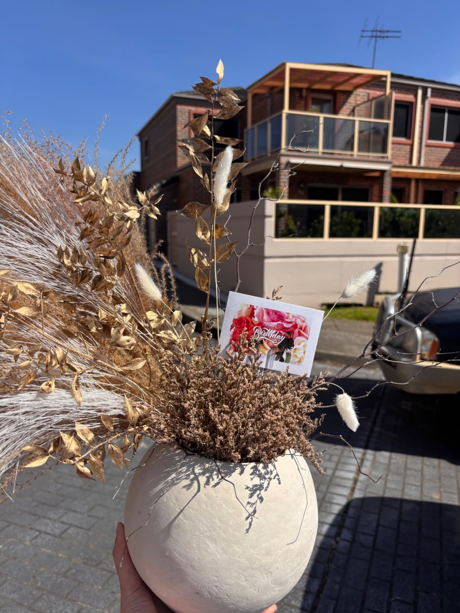 Which Flowers Suit Luxury Hotels for Complimentary Display and Guest Sales